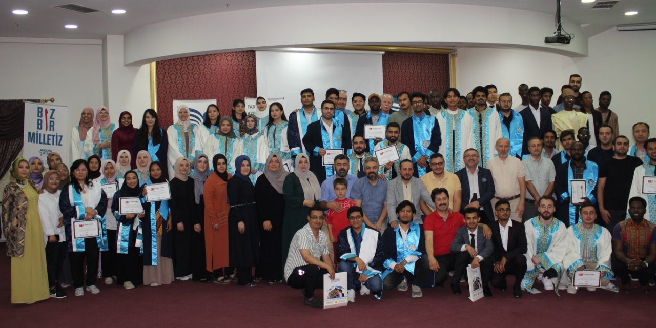 Konya’da Okuyan Uluslararası Öğrenciler Mezuniyet Heyecanı Yaşadı